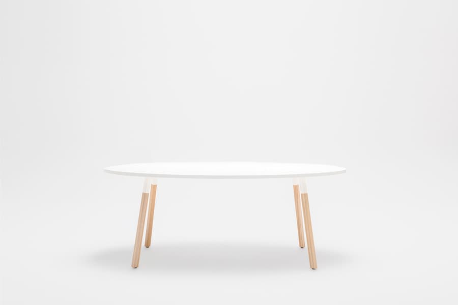 Ogi W — Table pieds bois