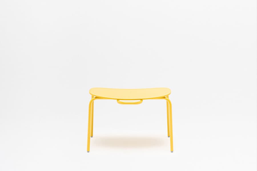 New School Lounge — Repose-pieds contreplaqué
