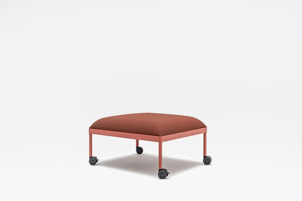 Stilt — Pouf