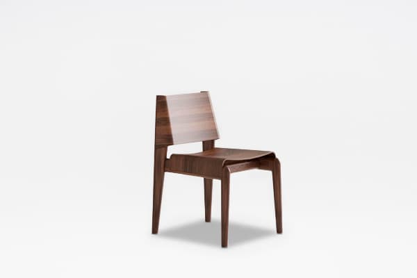 Undia — Chaise en bois